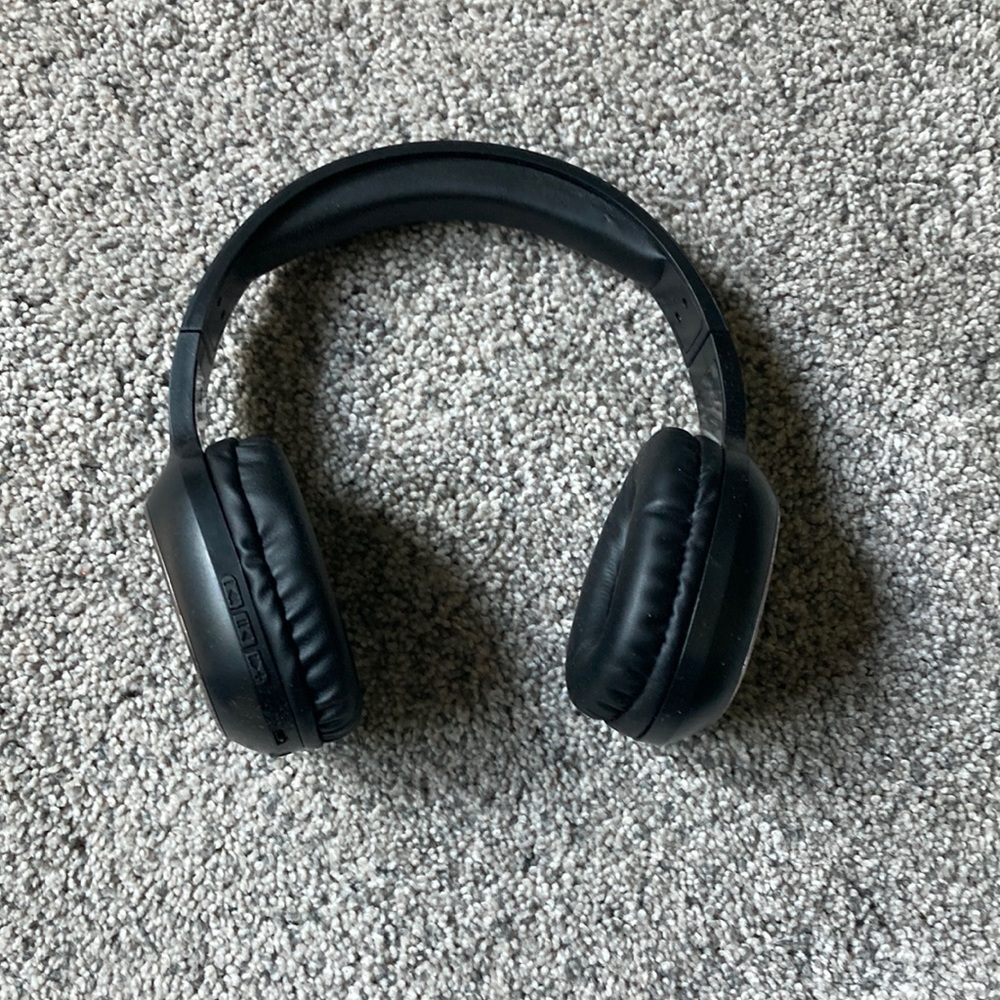 Bluetooth headphones